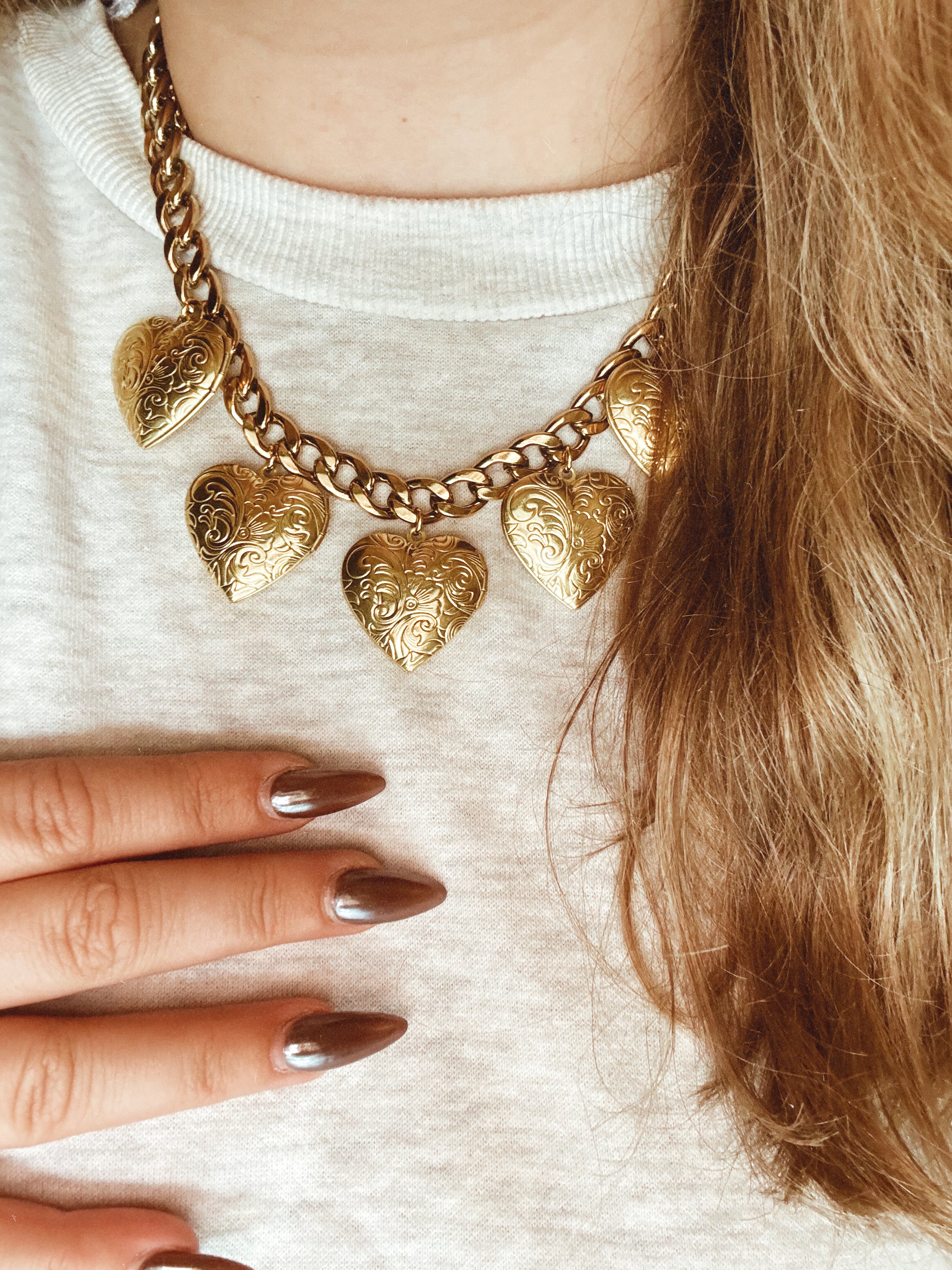 VINTAGE HEARTS