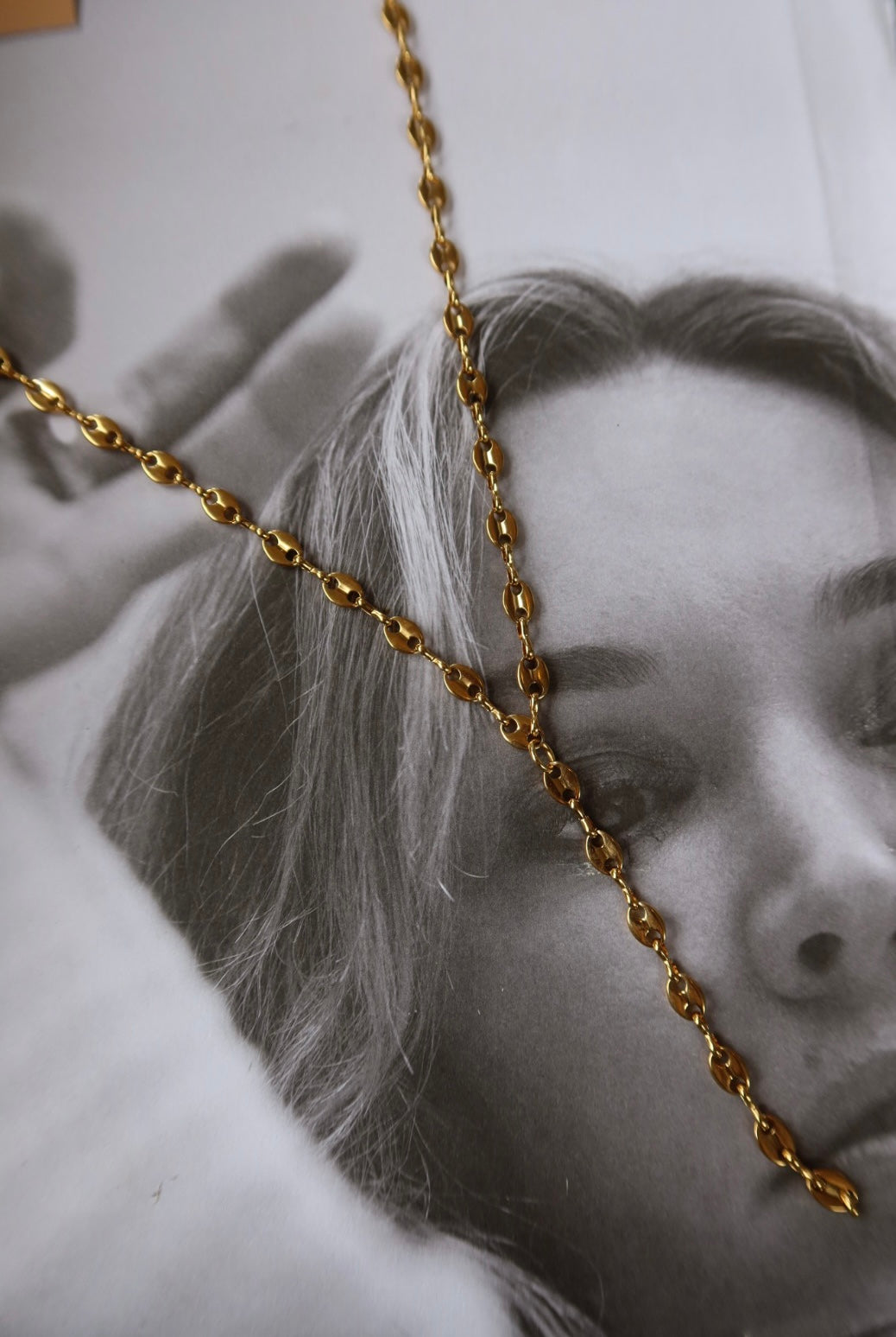 PEBBLE CHAIN LARIAT