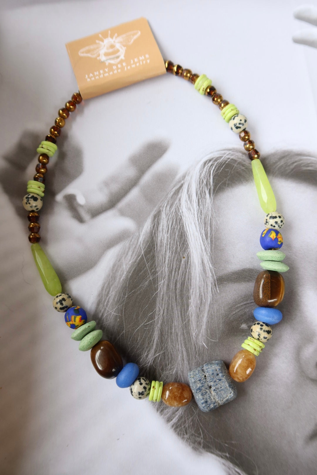MIXED STONE BEADED NECKLACE
