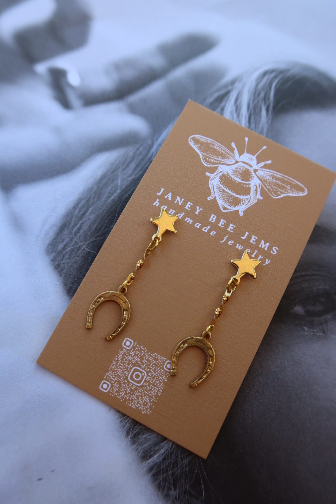 HORSESHOE DROP STUDS