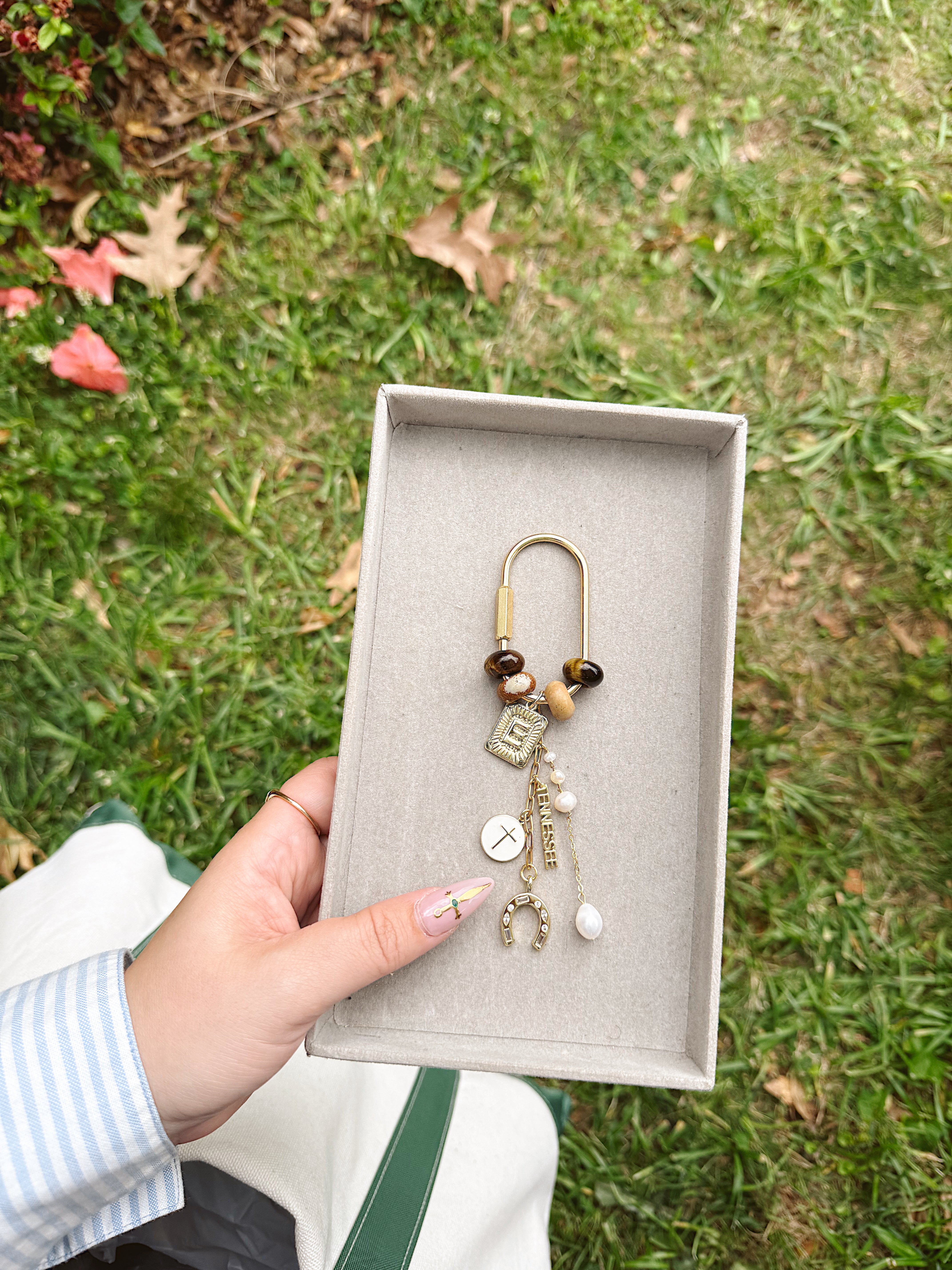 COLORFUL BAG CHARM W CHAIN