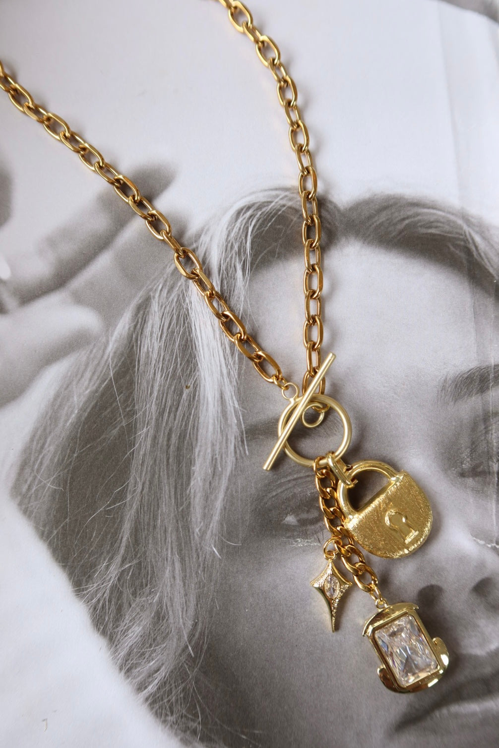LOCK AND BEZEL LARIAT