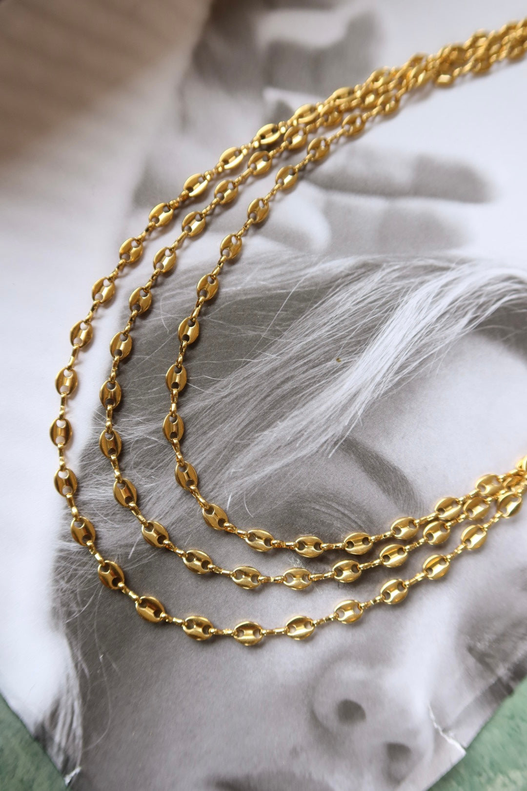 TRI LAYER PEBBLE CHAIN