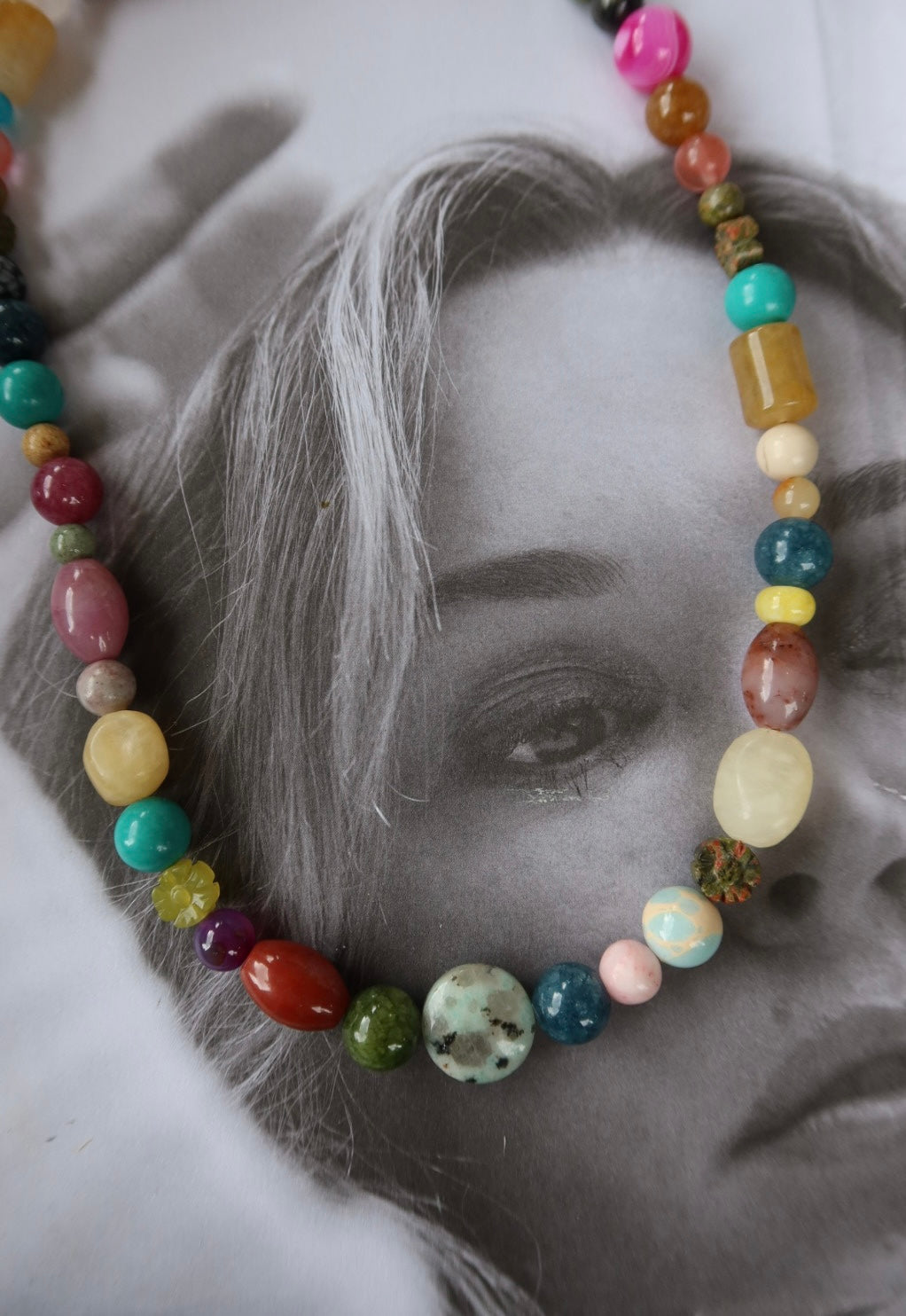 MIXED STONE LAYERING NECKLACE
