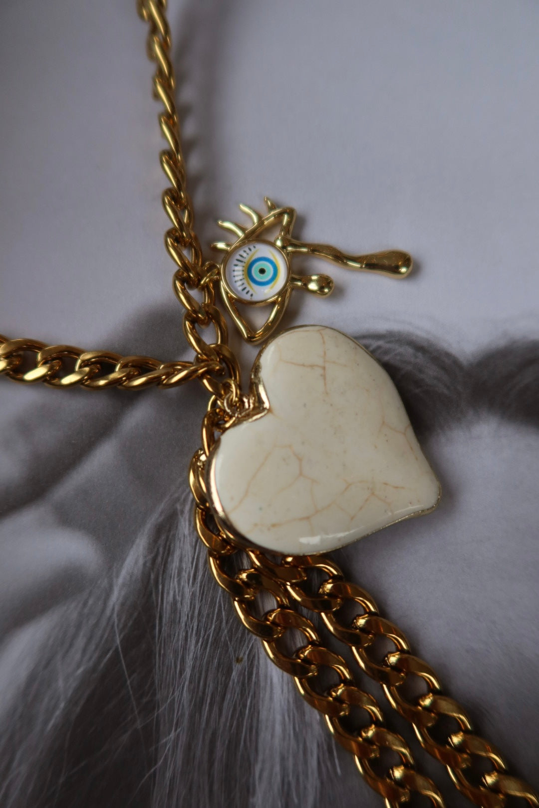 HEART AND EYE STATEMENT LARIAT