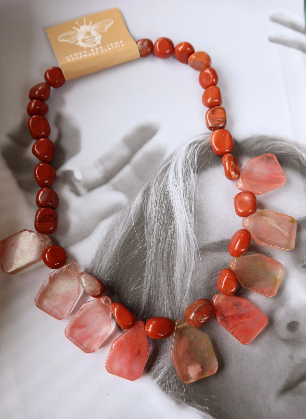 WINDOW BEADS STATEMENT NECKLACE