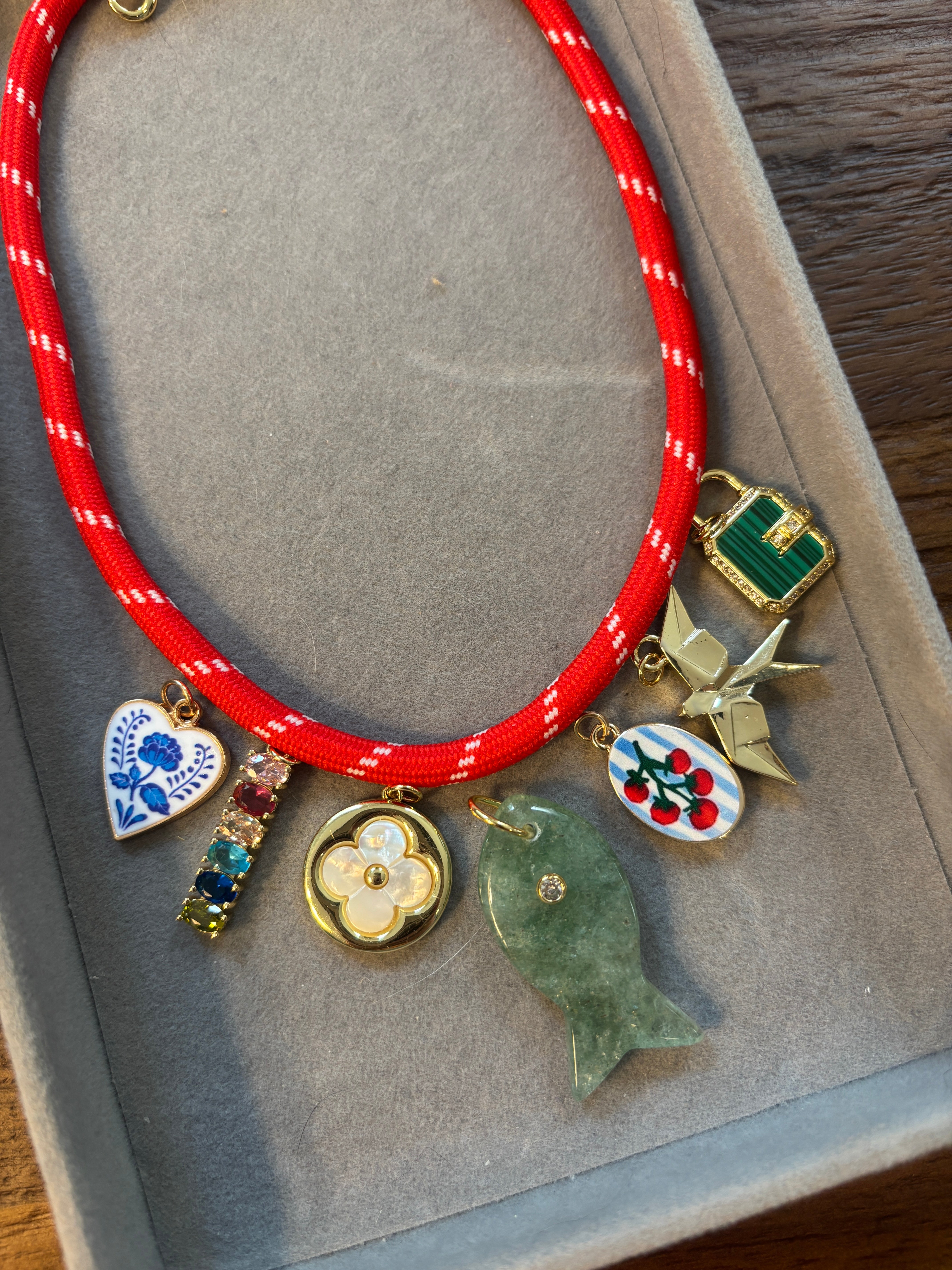 GREEN FISH CORD NECKACE