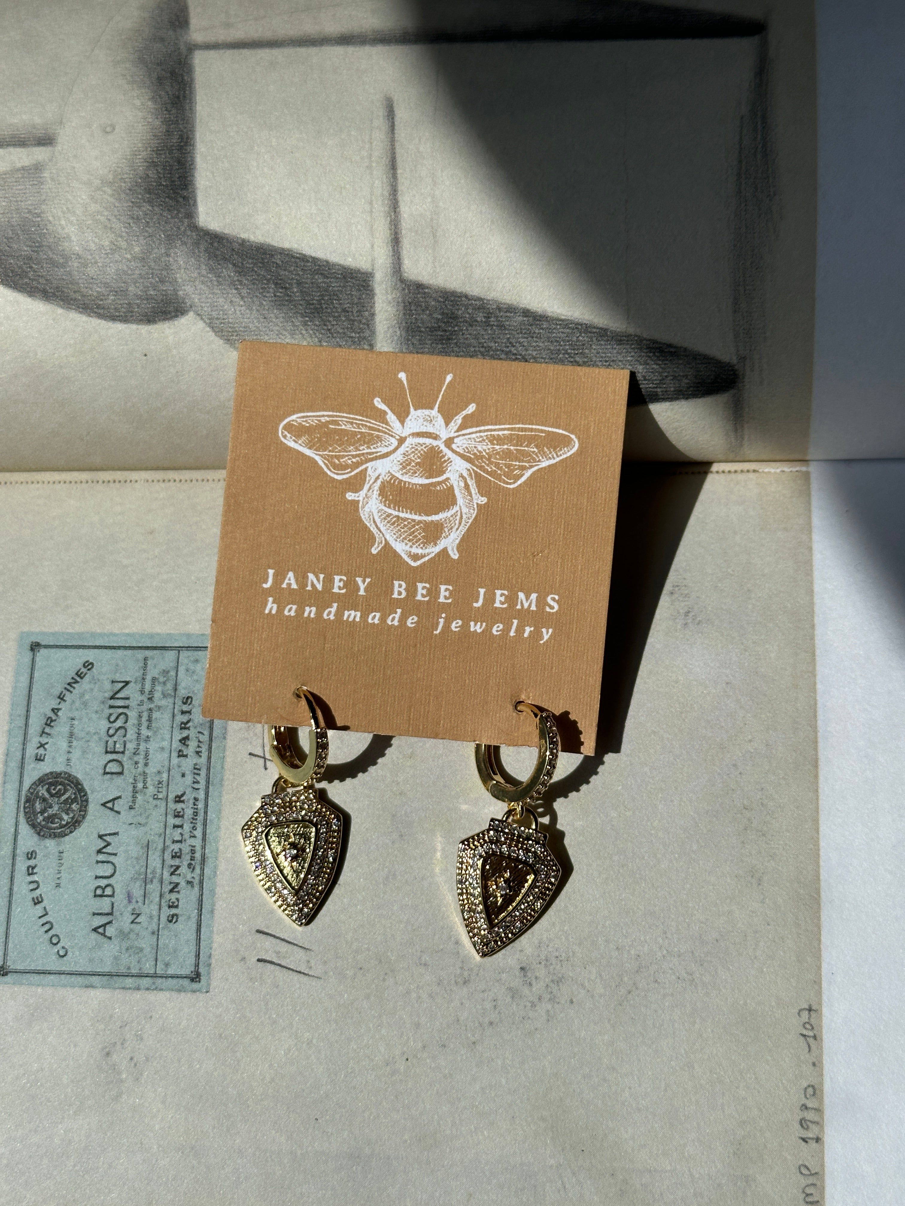 STUDDED SHIELD HOOPS