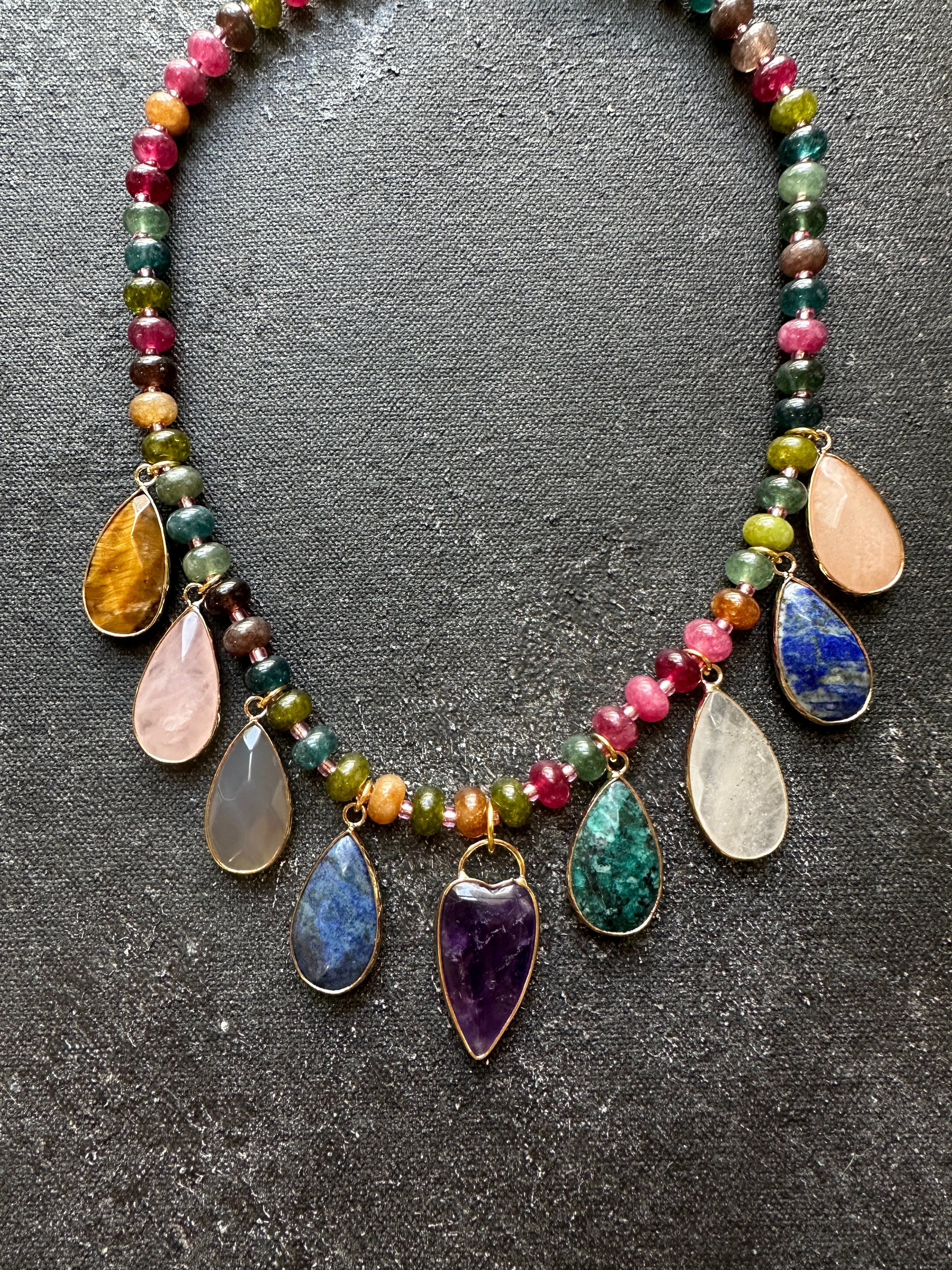 BEADED STONE TEARDROP CHOKER