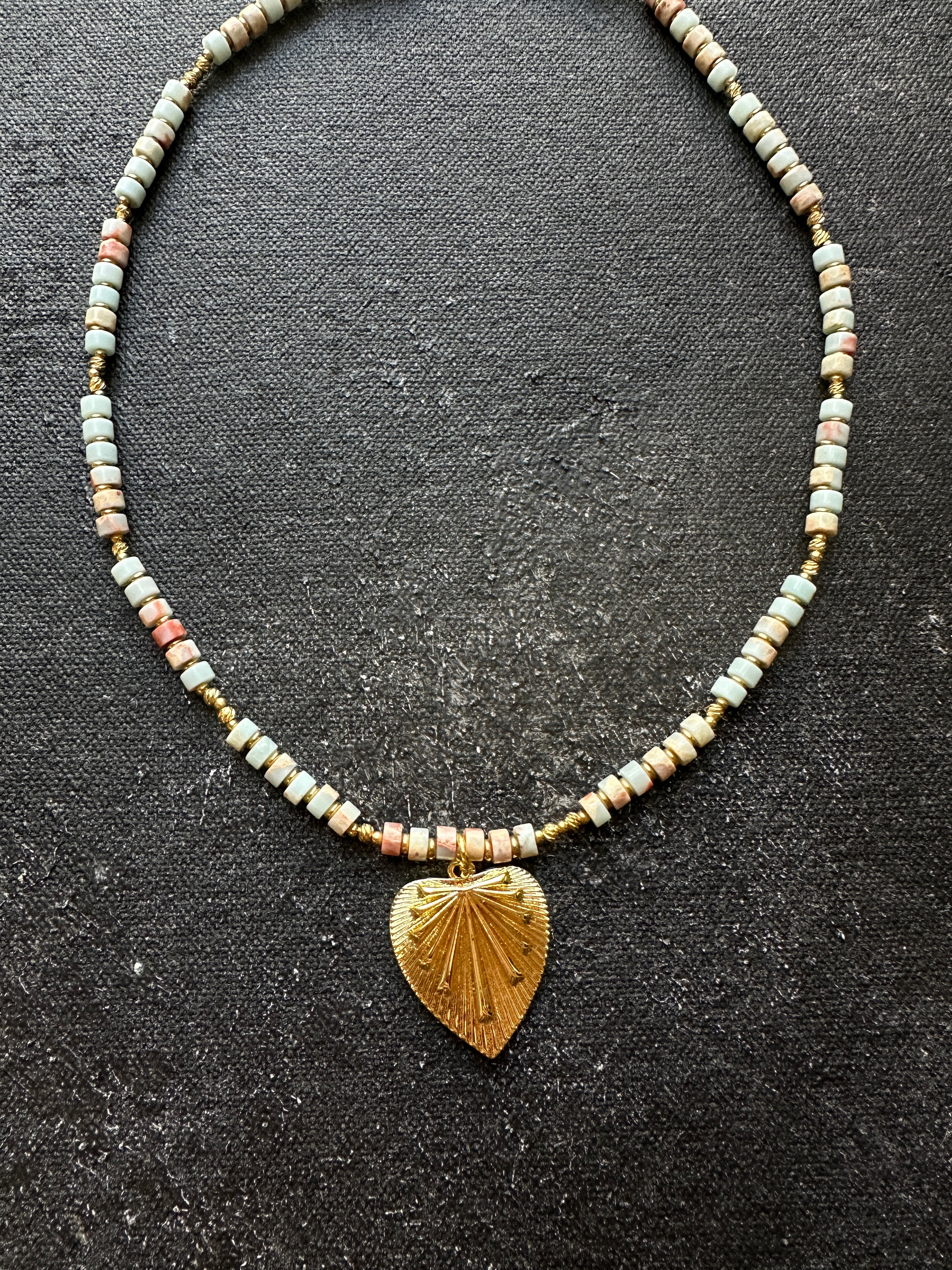 BEAM HEART CHOKER