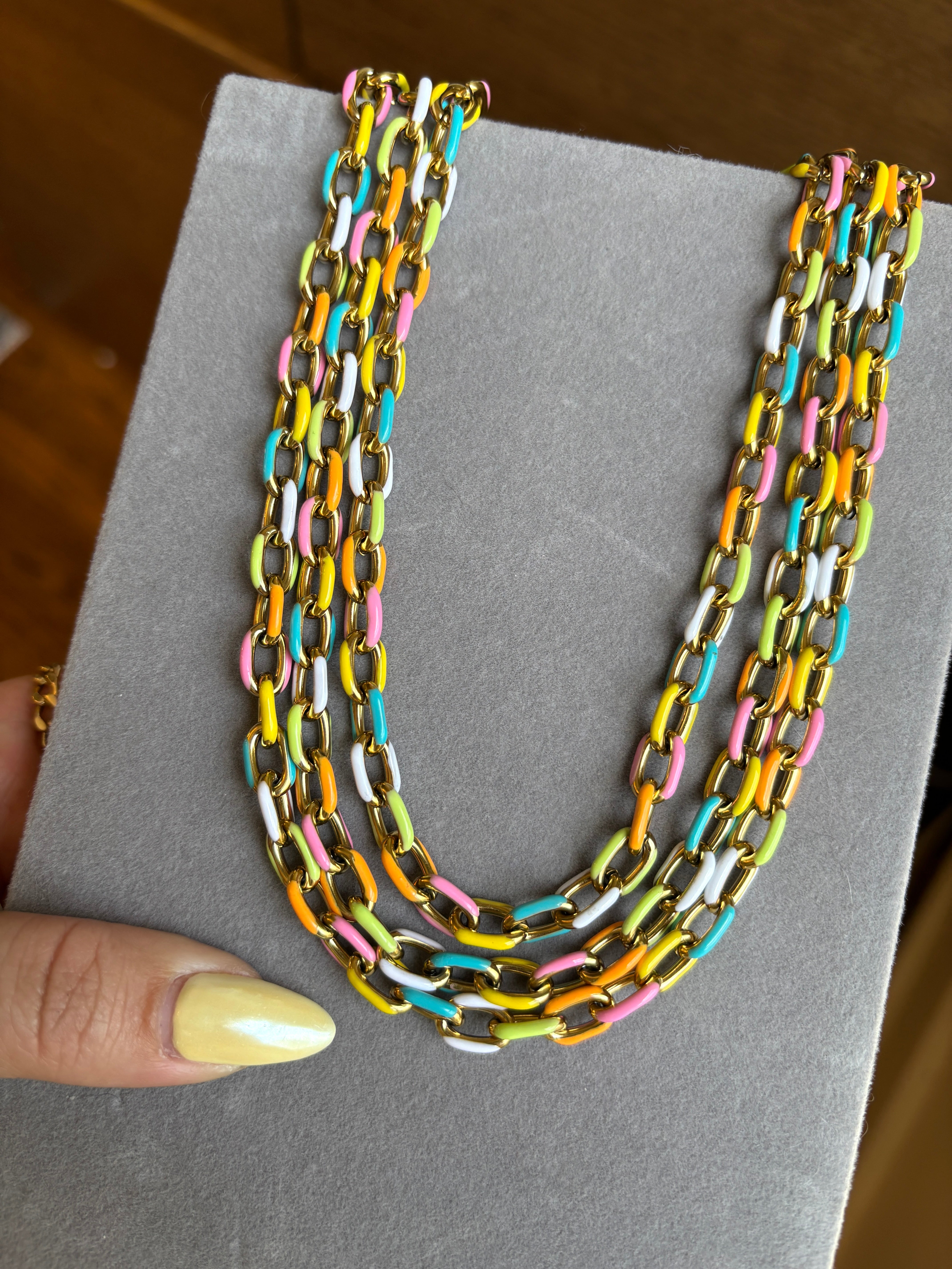 COLORFUL LAYERING CHAIN