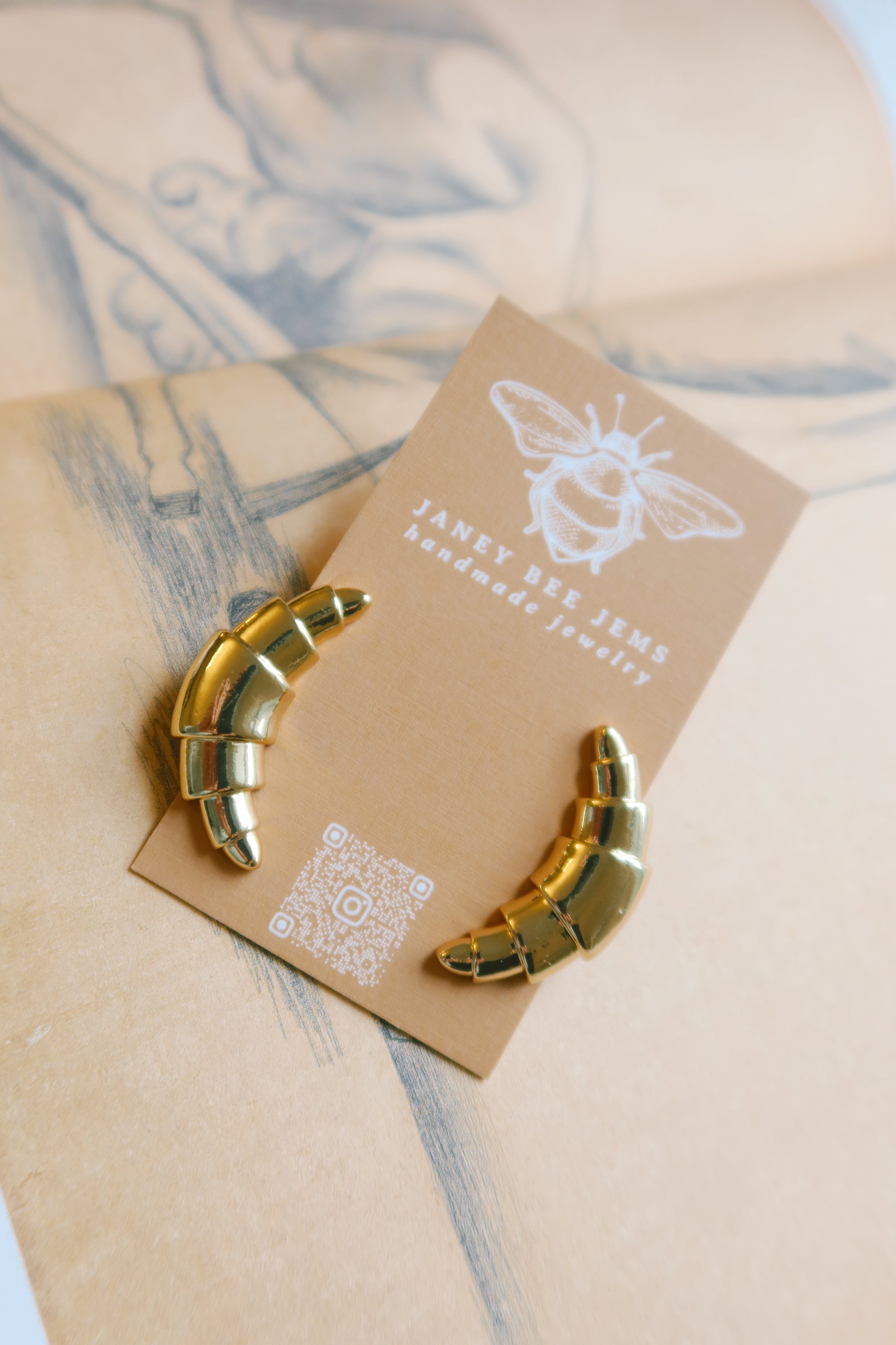 LARGE CROSSIANT STUDS