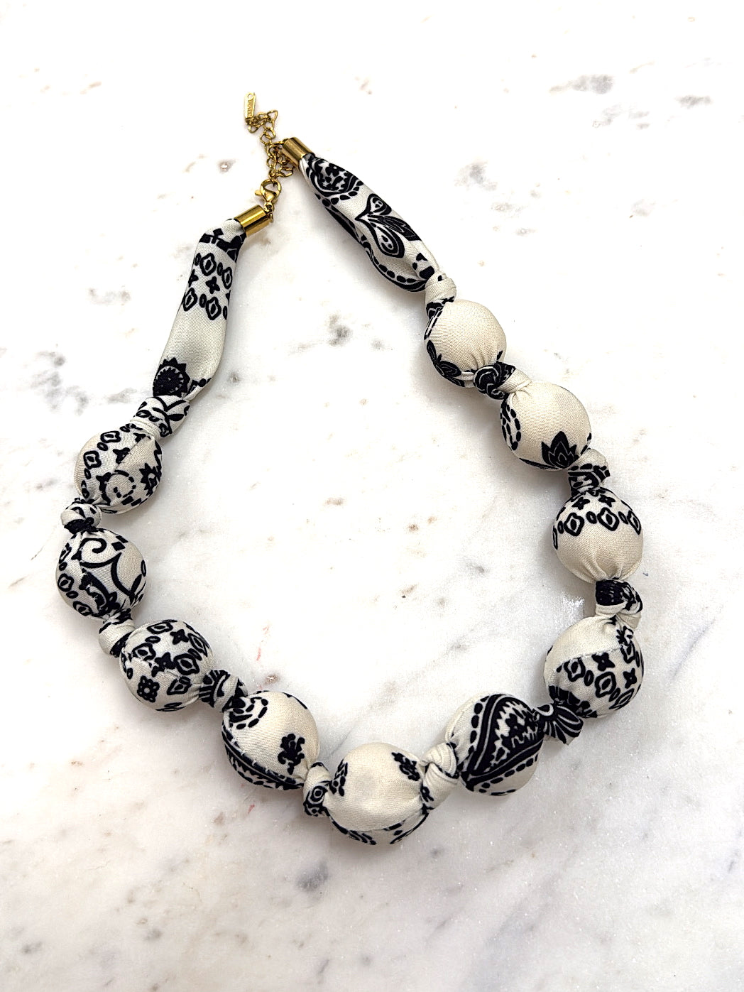 BLACK AND WHITE BANDANA FABRIC NECKLACE