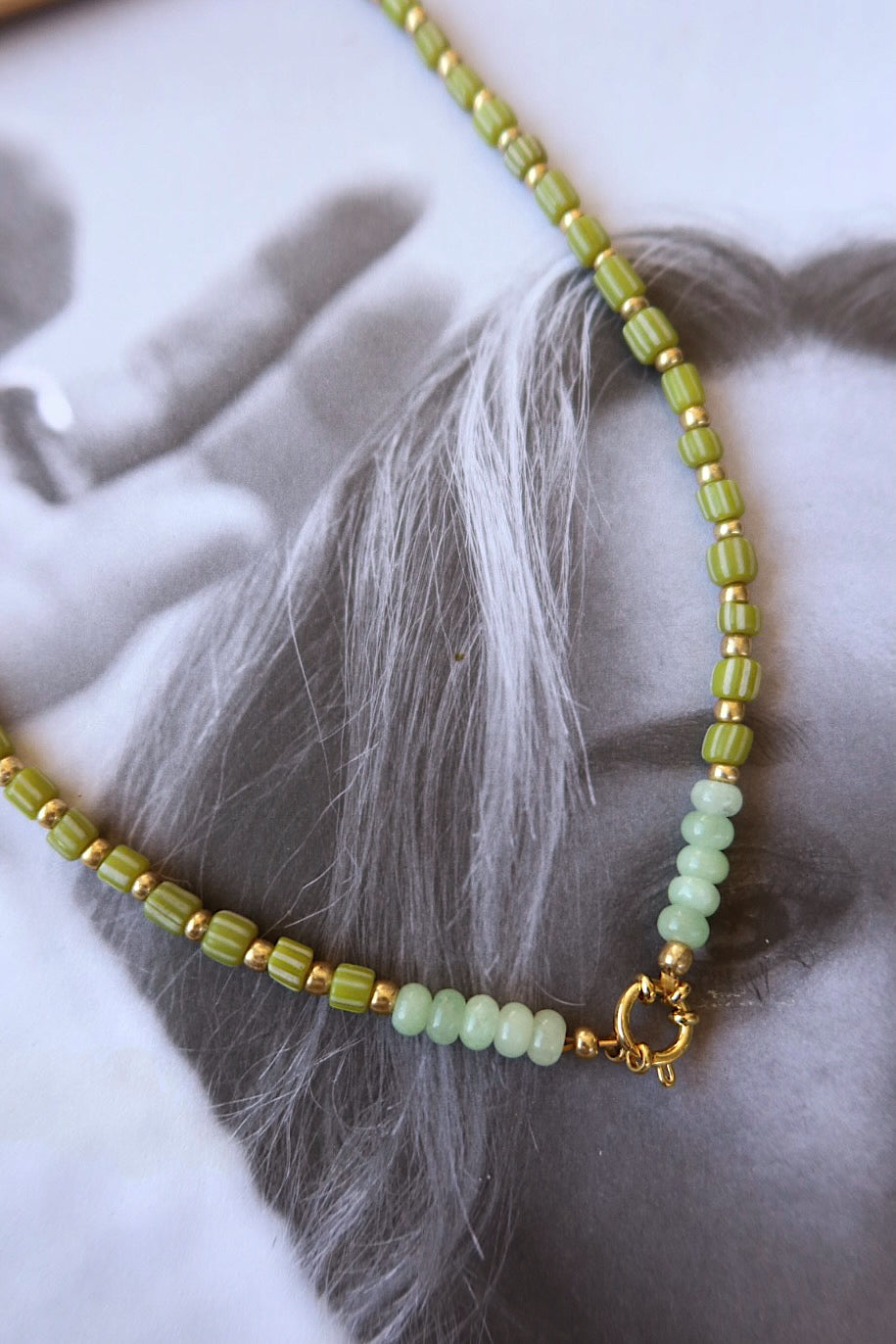 PERIDOT GREEN BEADED CHARM HOLDER