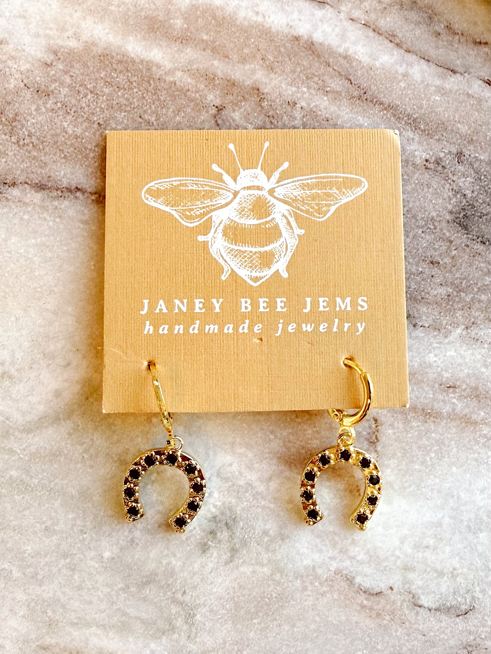 BLACK HORSESHOE HUGGIES